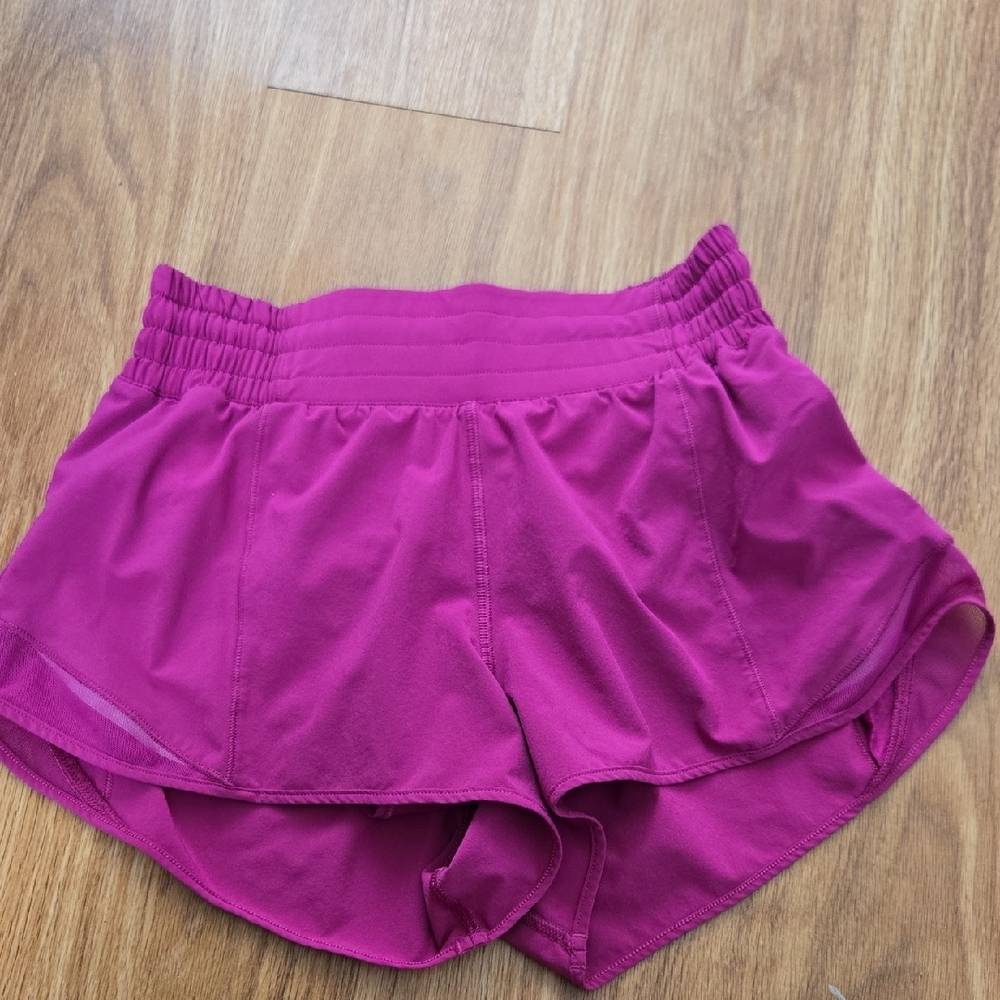 Women's Fuschia Lululemon Hotry Hot 2.5" Size 4